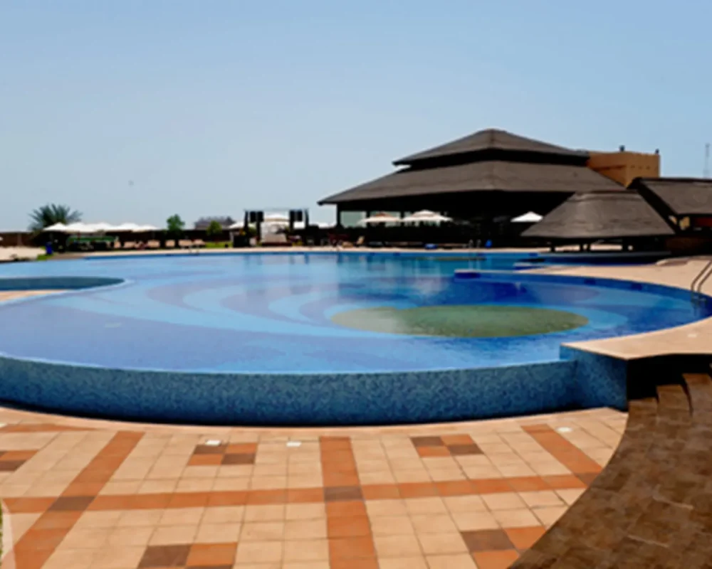 embedbutinaboatcruisinginmayaisland3