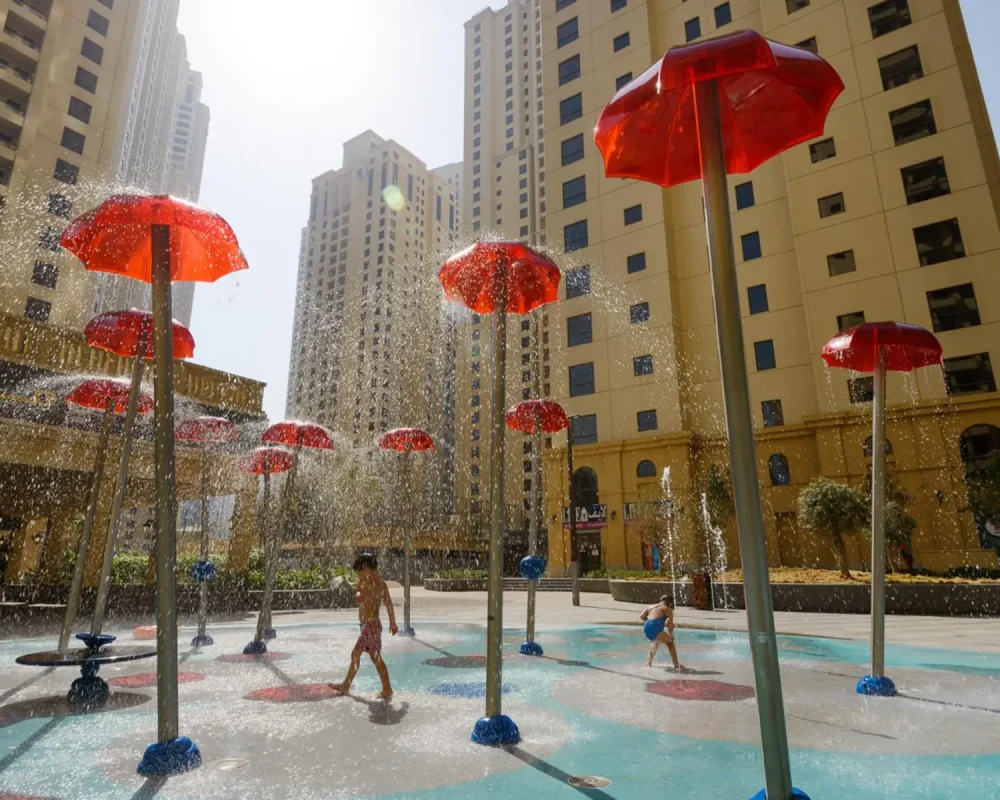 prj_jbrthewalk_2017-1-1618x1080